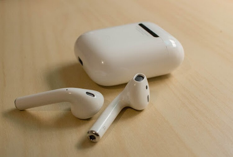 Apple EarPods with 3.5mm Plug